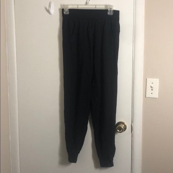 Lululemon joggers - Picture 1 of 4